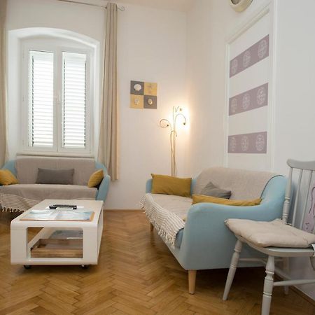 Town Place Apartment Split Extérieur photo