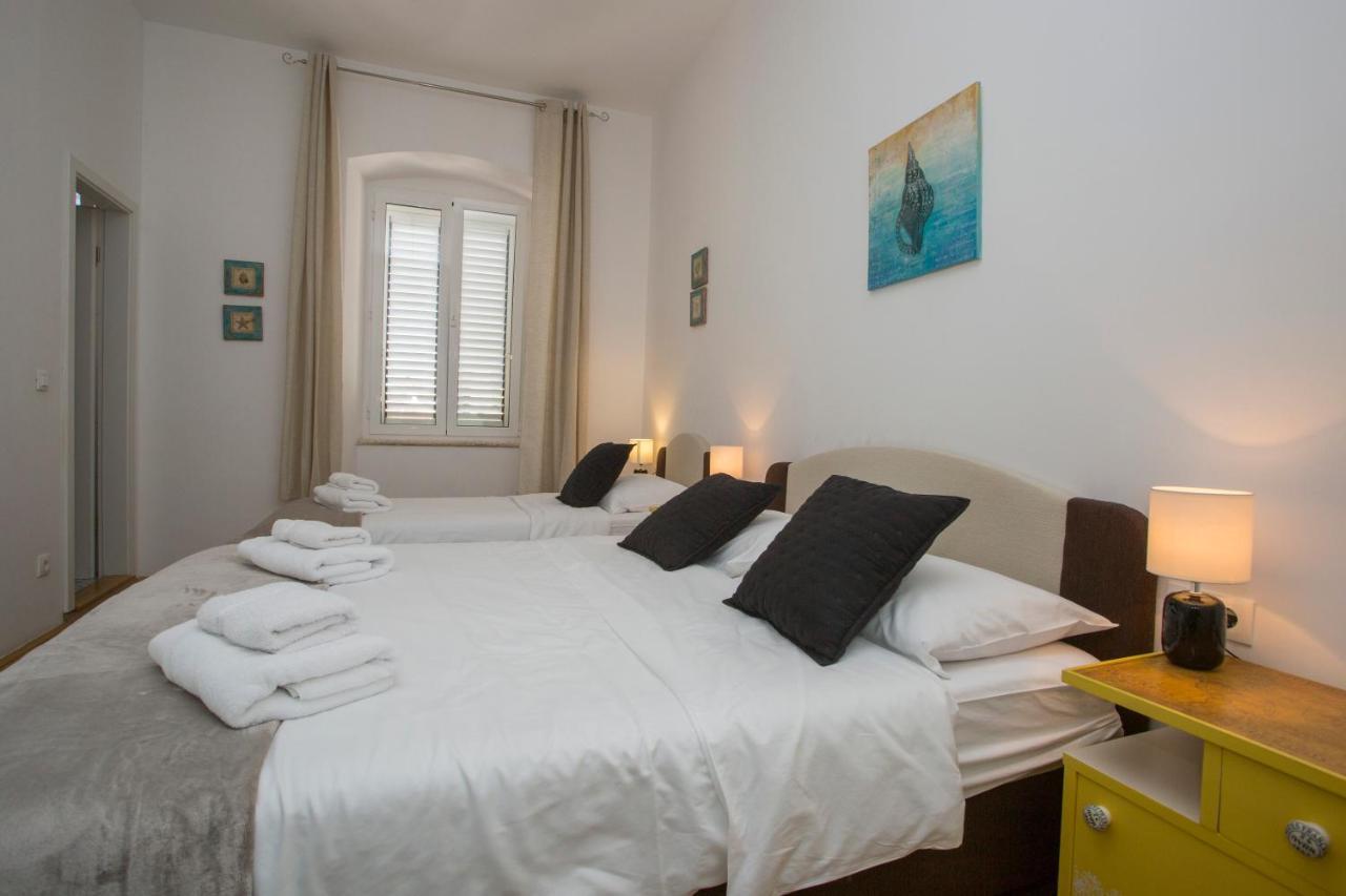Town Place Apartment Split Extérieur photo