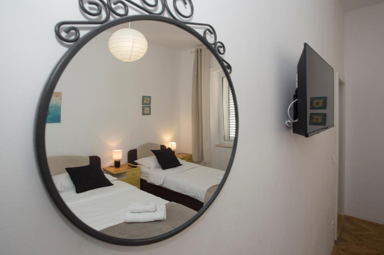 Town Place Apartment Split Extérieur photo