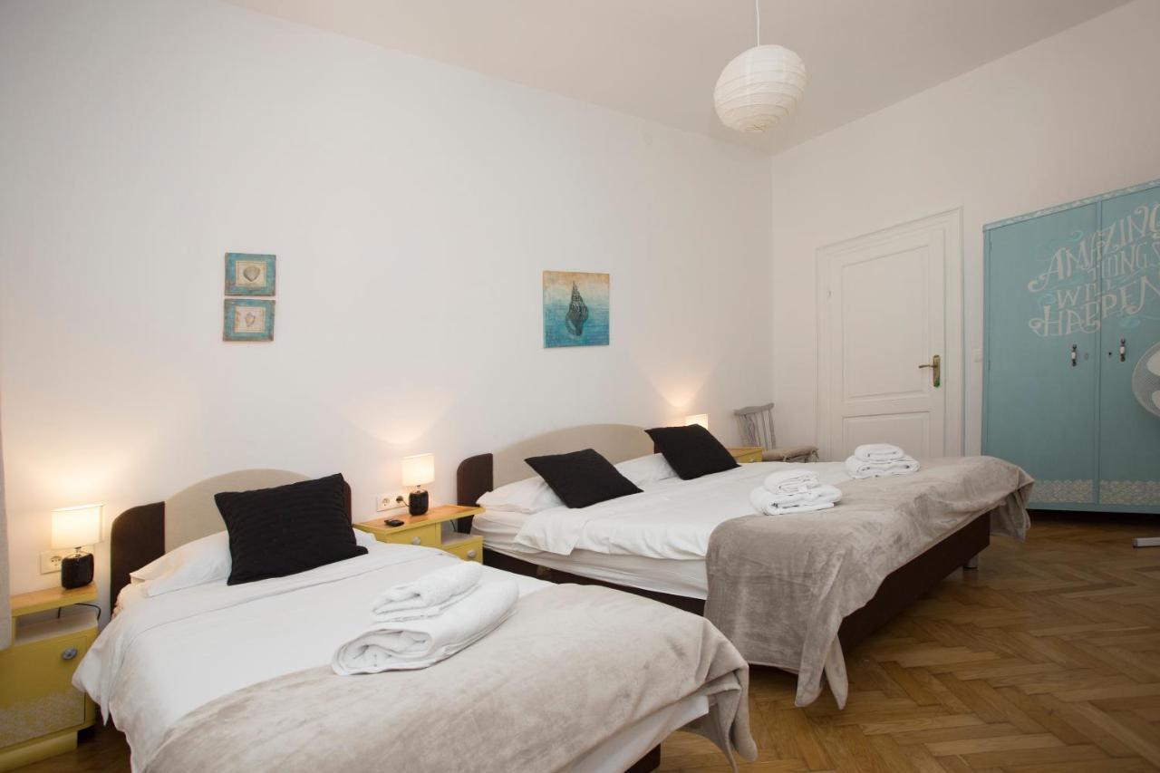Town Place Apartment Split Extérieur photo