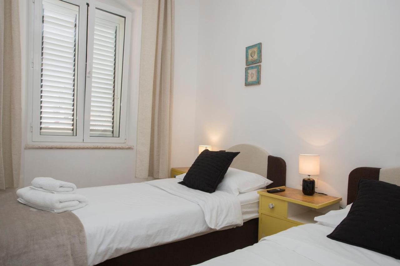 Town Place Apartment Split Extérieur photo