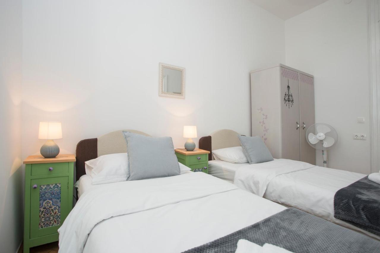 Town Place Apartment Split Extérieur photo