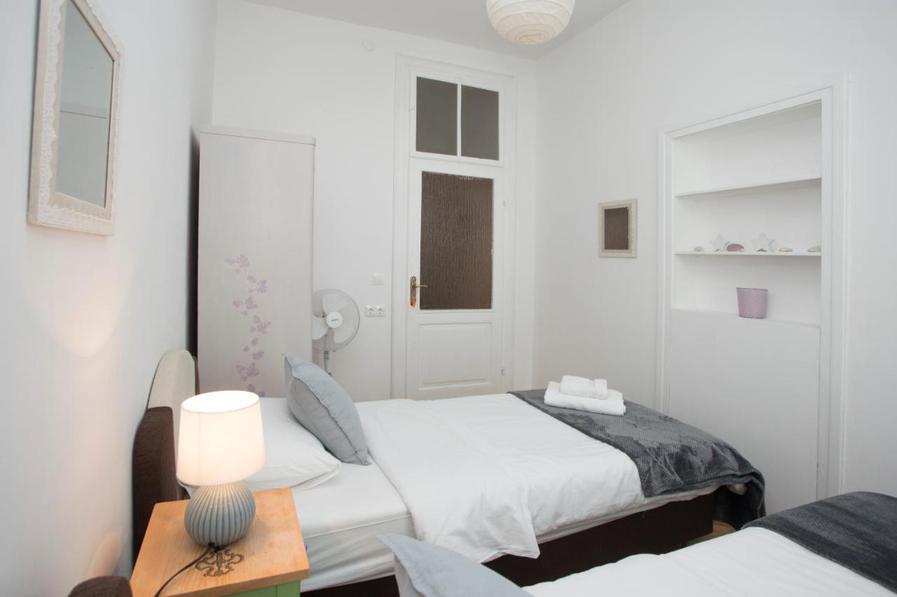 Town Place Apartment Split Extérieur photo